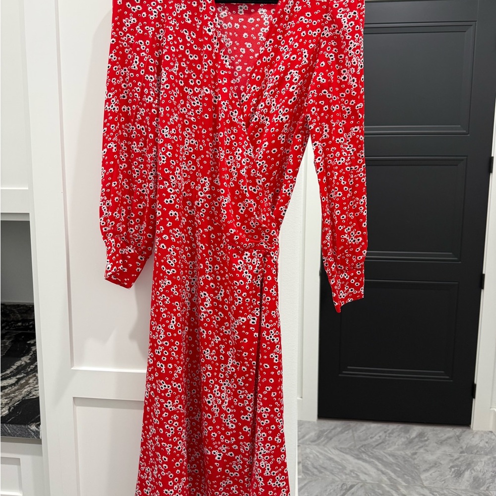 SHEIN Red and White Floral Long Sleeve Dress